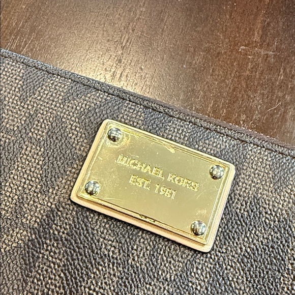 Michael Kors Signature Brown Key Card Holder wallet MK zip around designer - Picture 4 of 9